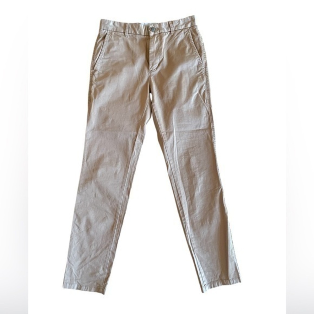 Everlane Classic Tan Chino Pants for men 
Stylish and versatile chino pa…